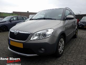 uszkodzony samochody osobowe Skoda Fabia 1.2 TSI Scout Airco 5drs 2012/1