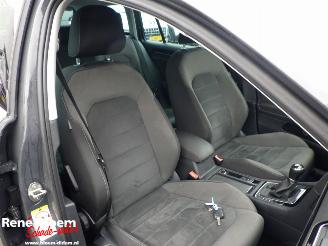 Volkswagen Golf 1.6 TDI HighLine R-Line 5drs picture 12