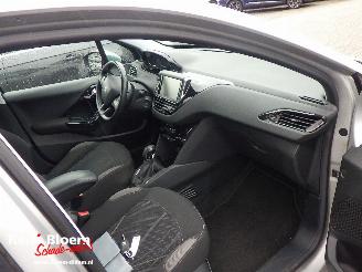 Peugeot 208 1.2 VTI Envy 5drs Airco picture 10