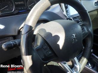 Peugeot 2008 1.2 Puretech Active Automaat picture 16