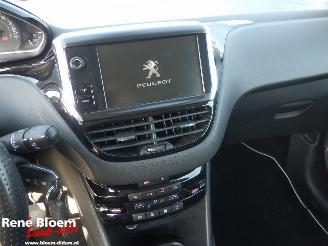 Peugeot 208 1.4 VTi Allure 5drs picture 12