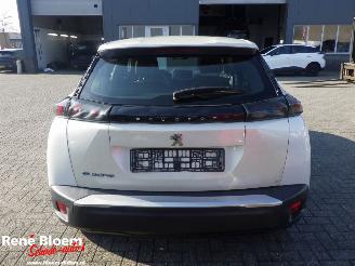 Peugeot e-2008 EV Active Pack 50kWh picture 3