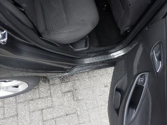 Ford Focus 1.0 Titanium Edition Navi picture 12