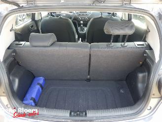 Hyundai I-10 comfort 5drs airco picture 14