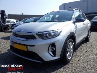 Damaged car Kia Stonic 1.0 T-GDI MHEV Dynamic 2022/1