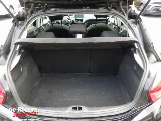 Peugeot 208 1.2 Pure Tech Allure 110pk picture 13