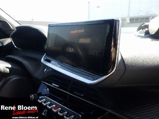 Peugeot e-2008 EV Allure 54kWh picture 11