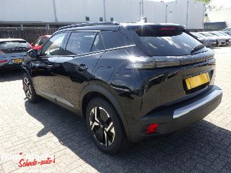 Peugeot e-2008 EV Allure 54kWh picture 4