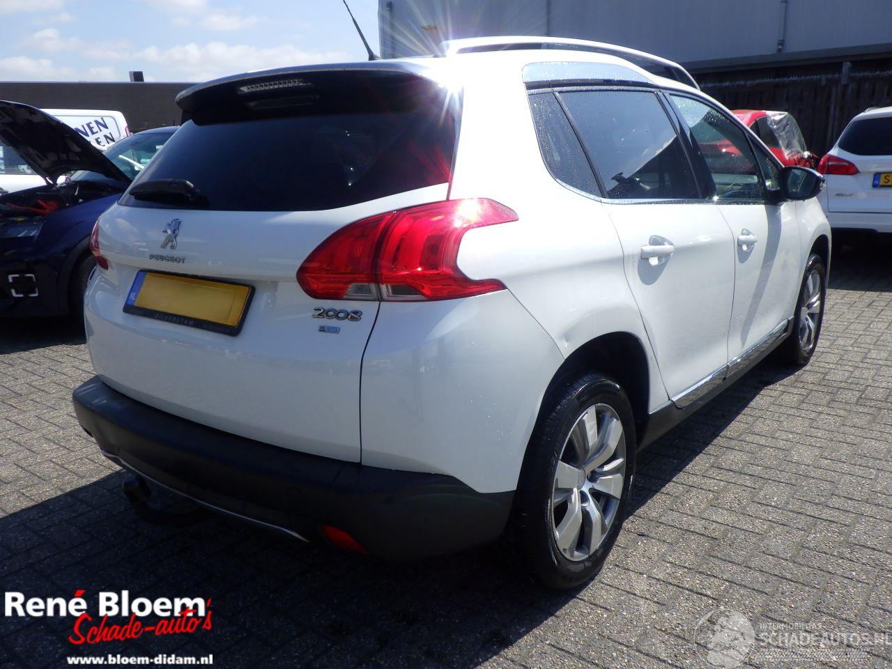 Peugeot 2008 1.2 vtI Allure Pack Premium Plus Automaat