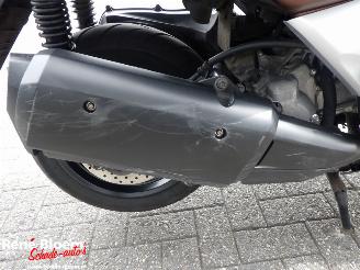 Yamaha XMAX 300 picture 15