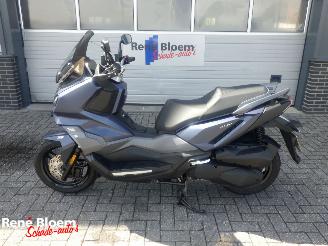 dañado motos Sym  ADX 300 2025/6