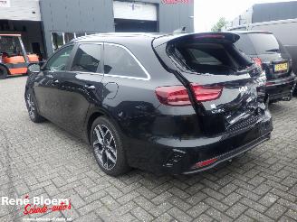 Kia Cee d 1.5 T-GDI MHEV Automaat Executive Line 160pk picture 2