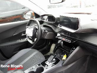 Peugeot 2008 1.2 PureTech Allure Automaat picture 8