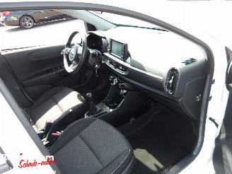 Kia Picanto 1.0 CVVT Comfort  Plus-line Navigator picture 7