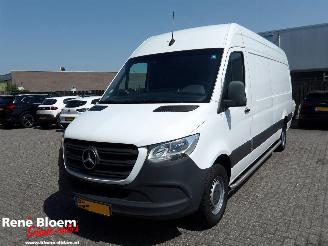 damaged commercial vehicles Mercedes Sprinter 317 1.9 CDI L4H3 170pk Automaat 2022/12