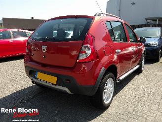 krockskadad bil auto Dacia Sandero 1.6 Stepway 2011/2