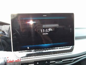 Volkswagen Golf 1.5 eHybrid Life Edition picture 14