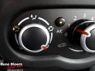 Renault Twingo 1.0 SCe Authentique picture 17
