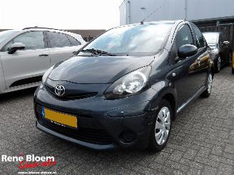Schadeauto Toyota Aygo 1.0 VVT-i Comfort Airco 5drs 2013/3