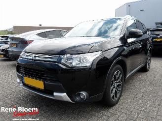 krockskadad bil auto Mitsubishi Outlander 2.0 PHEV Limited Edition X-Line 2015/6
