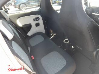 Renault Twingo 1.0 SCe Collection picture 11