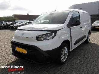 skadebil bedrijf Toyota Proace City 1.5D 4D L2 Long Challenger 2024/11