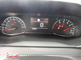Peugeot 208 1.2 Purtech Active Pack picture 11