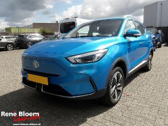krockskadad bil auto MG ZS EV Long Range Luxury 70kWh 156pk 2024/7