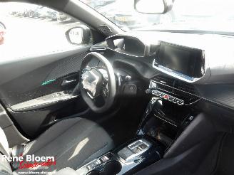 Peugeot 2008 1.2 Puretech Allure Pack picture 12