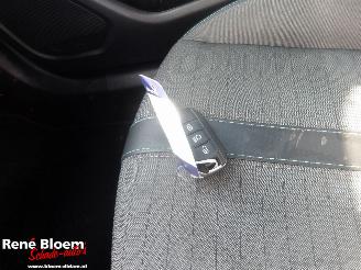 Peugeot 2008 1.2 Puretech Allure Pack picture 19