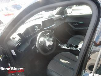 Peugeot 2008 1.2 Puretech Allure Pack picture 15