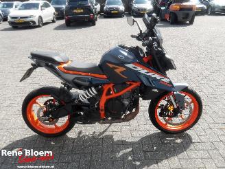 KTM 390 Duke  picture 2