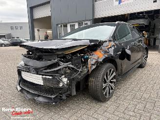 Toyota Corolla 1.8 Hybrid Dynamic Aut picture 4