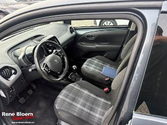 Peugeot 108 1.0 e-VTI Allure 72pk 5drs Airco picture 17