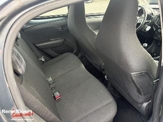 Peugeot 108 1.0 e-VTI Allure 72pk 5drs Airco picture 16