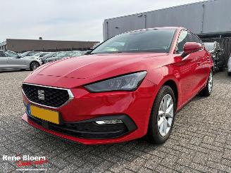 Voiture accidenté Seat Leon 1.0 TSI Style Business Intense 110pk 2022/8