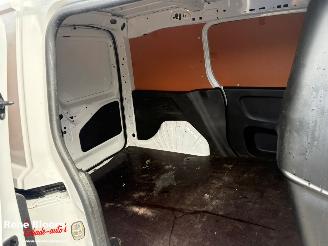 Peugeot Partner 1.5 BlueHDI 100 S&S Navi L1 picture 15