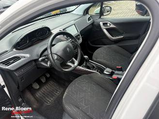 Peugeot 2008 1.2 VTi Active Pack Premium picture 9