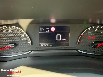 Peugeot 2008 1.2 Pure Terch Active Pack picture 17