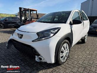 krockskadad bil auto Toyota Aygo X 1.0 VVT-i Play 2024/4