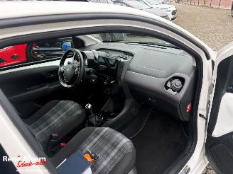 Peugeot 108 1.0 E-VTI Style 72pk 5drs picture 9