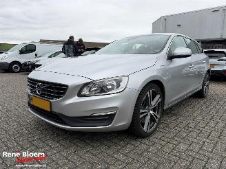 Vaurioauto  passenger cars Volvo V-60 2.4 D5 Twin Engine Lease Edition 2016/12