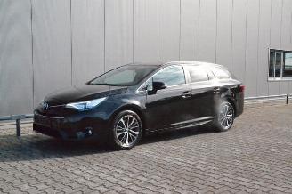 occasion passenger cars Toyota Avensis Toyota Avensis Touring Sports Edition-S Navi Klima Voll 2016/12