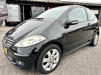 Mercedes A-klasse 150 1.5i 95pk automaat Polar Star - nap - airco - cruise - lmv - mistlampen - licht + regensensor + dimmend spiegel picture 2