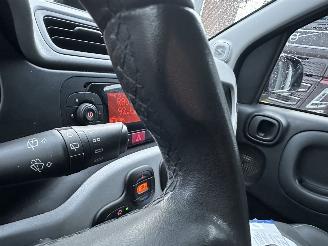 Fiat Panda 0.9TwinAir Turbo 4x4 Cross 6-bak - nap - clima - elektr pakket - lmv - privacy glass - led - trekhaak picture 42