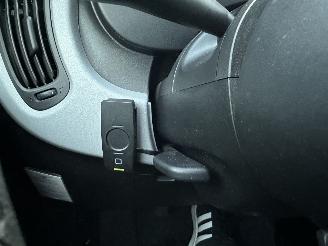 Fiat Panda 0.9TwinAir Turbo 4x4 Cross 6-bak - nap - clima - elektr pakket - lmv - privacy glass - led - trekhaak picture 47