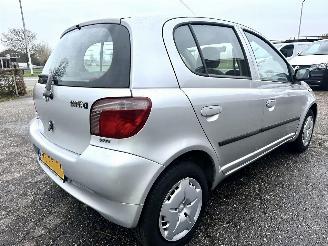 Toyota Yaris 1.0-16V VVT-i 68pk L.Luna - airco - 96dkm nap - 5 deurs - stuurbrk - cv - lederen stuurwiel - zo rijdbaar picture 4