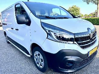 Renault Trafic Gereserveerd 2.0 dCi 120pk 6-bak T29 L2/H1 Bns - 3pers - facelift - 34dkm - pdc - trekh - navi - airco - cruise - aux - usb picture 4