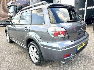 Mitsubishi Outlander 2.0 Turbo 201pk 4WD - uniek - 2x schuifdak - airco - leer + alcantara + stoelverw - privacy glass - rijdbaar picture 7