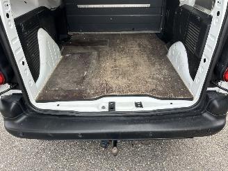 Citroën Berlingo 1.6 BlueHDI 99pk aut + f1 100 Club Eco S&S - airco - cruise - standkachel - pdc - trekh - klapdeuren - schuifdeur picture 35
